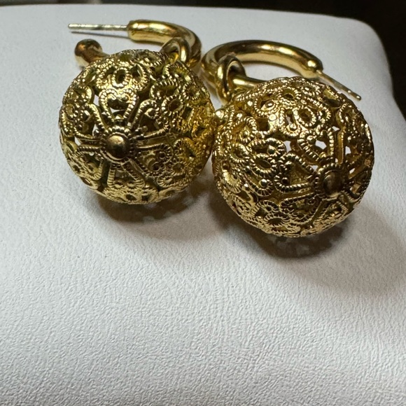 RARE DIOR Gold Victorian Etruscan Filagree  Dangle Drop Earrrings - Picture 8 of 17